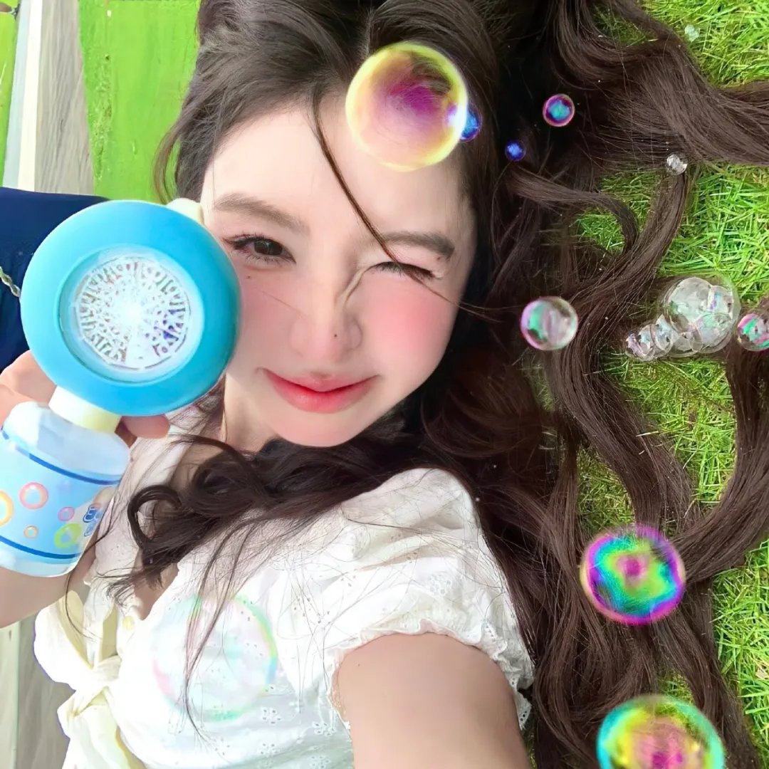 橙色女孩